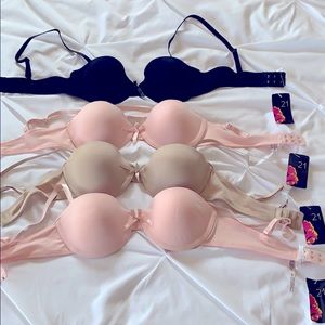 4 Bras. New with tags 32c.